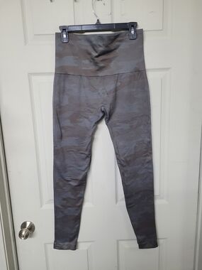The Sweatshirt Project by French Laundry High-Waist Camo Gray Leggings 1X GUC